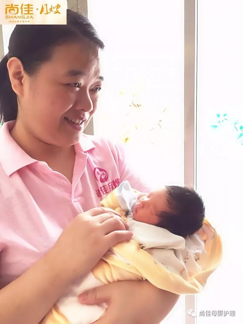 尚佳專業(yè)月嫂 | 母親生病丨 是否需停止哺乳？